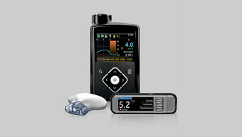 Self-adjusting insulin pump