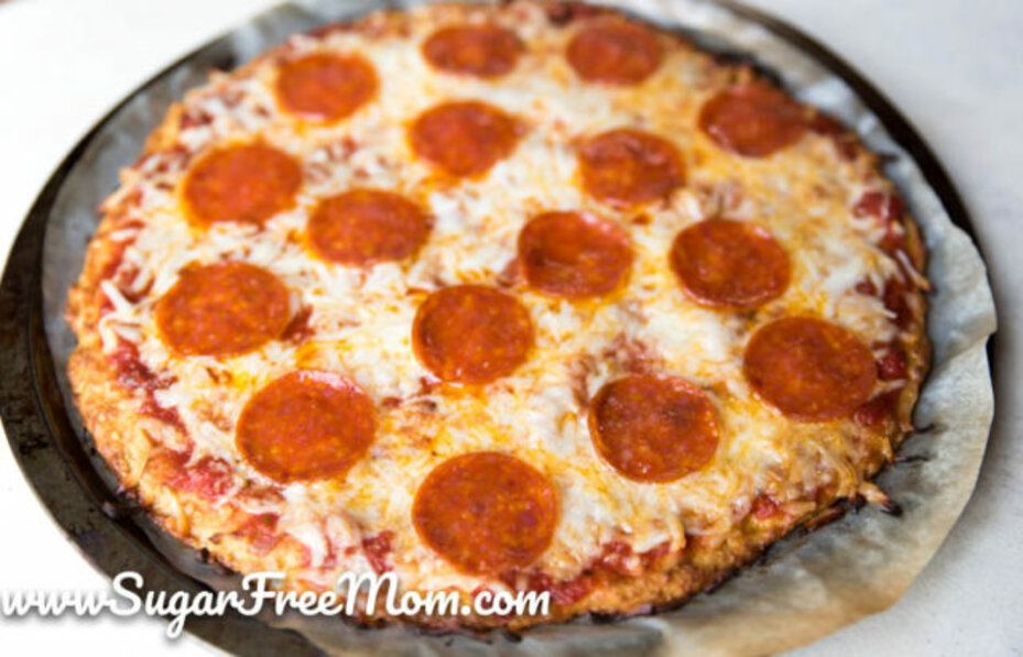 LOW-CARB THIN CRUST CAULIFLOWER PIZZA