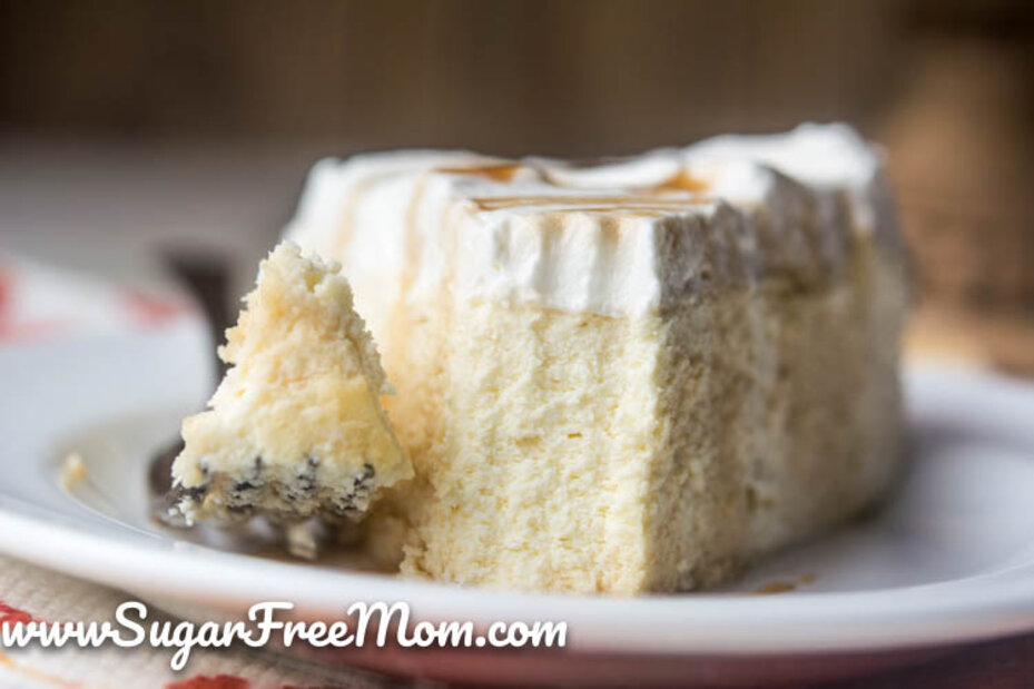 LOW-CARB CRUSTLESS CHEESECAKE