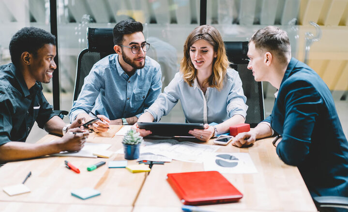 ShutterStock.-Meeting.-Brainstorming